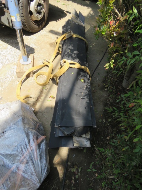 撤去した棟板金