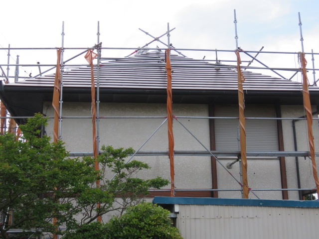 カバー工法で屋根葺き替え