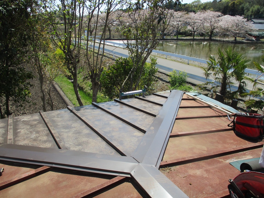 瓦棒屋根葺き替え工事