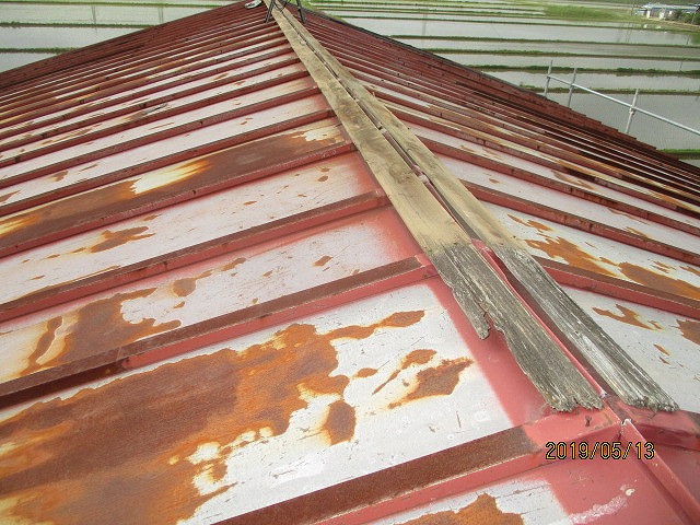 瓦棒屋根のカバー工法に依る