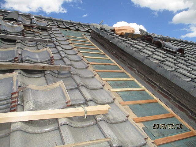 瓦葺き替え工事