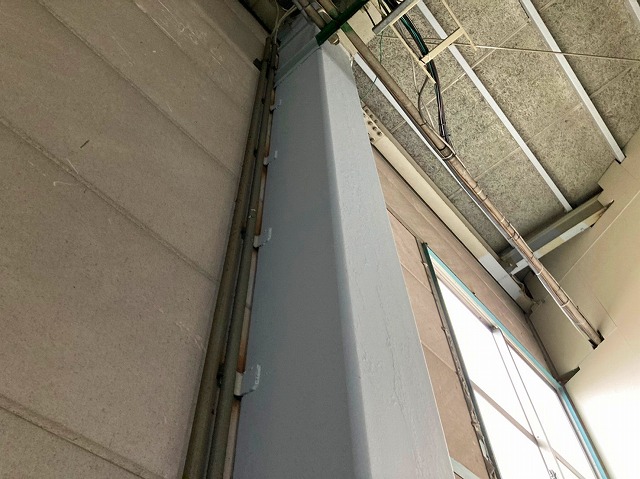 鉄骨柱の塗装完了
