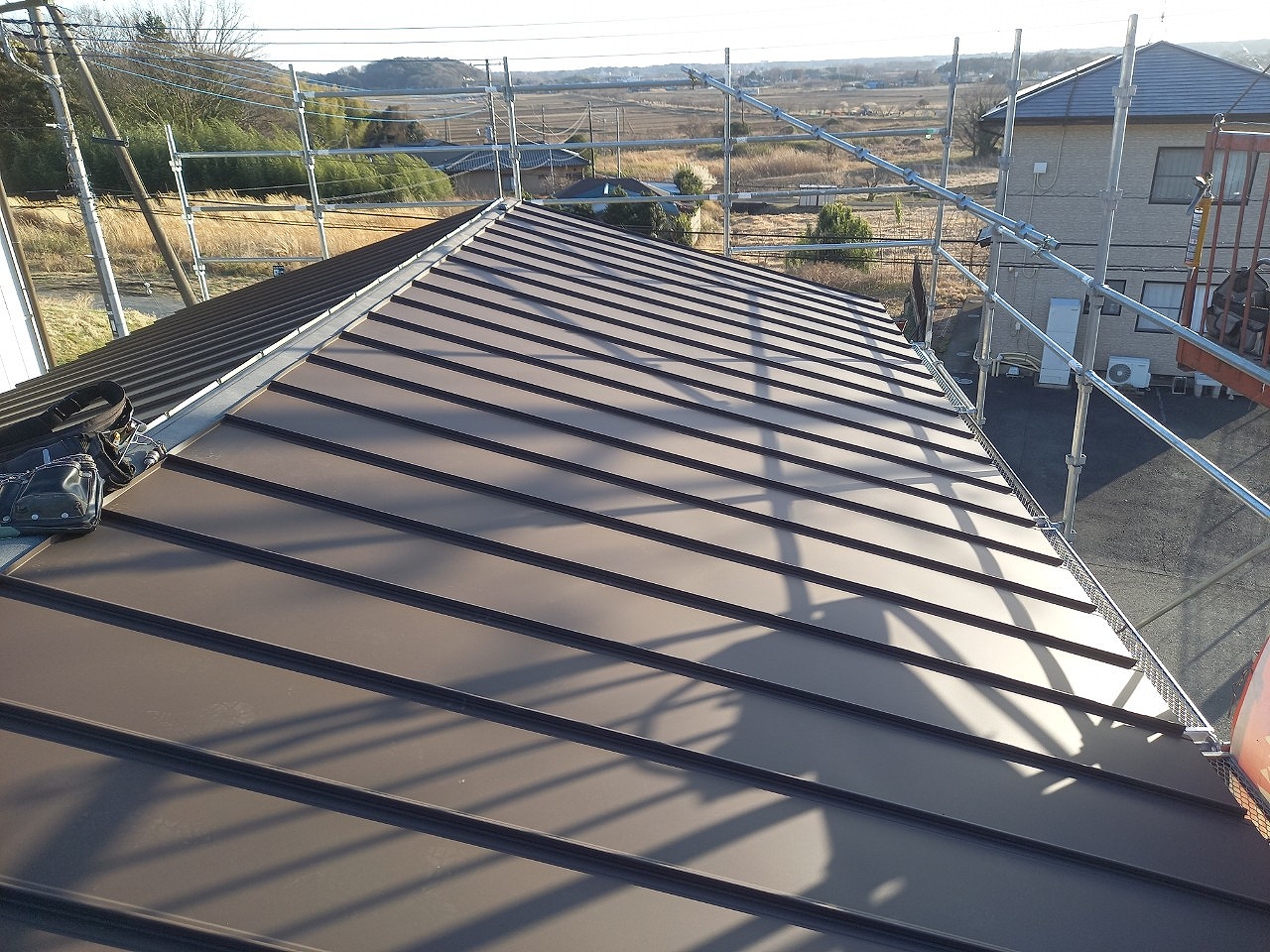 デコルーフ葺きが完了です
