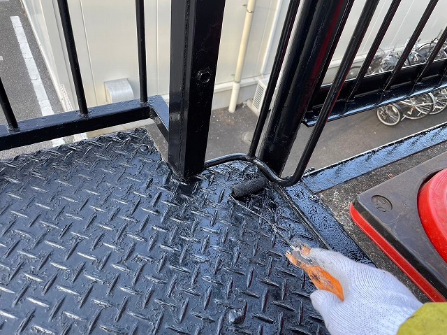 中塗り塗装工事踊場