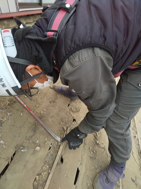 瓦残剥がし　葺き替え工事