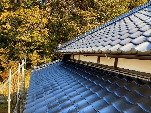 半丸雨樋アイアン丸の設置完了