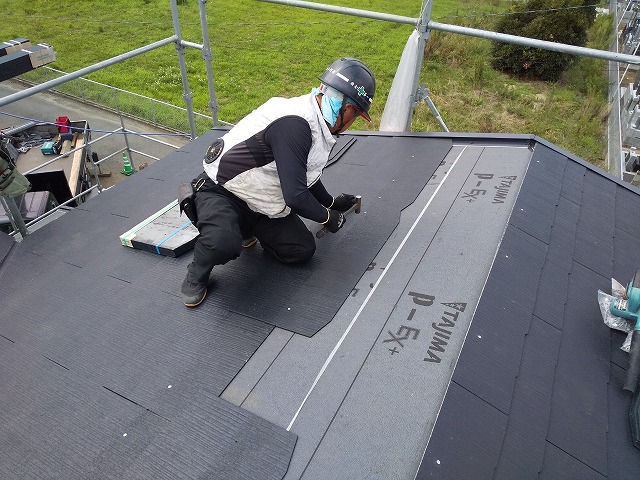 コロニアル葺き