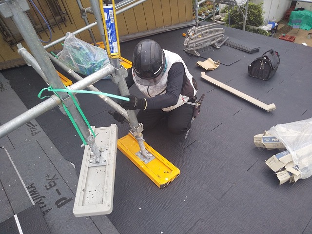 コロニアル葺き