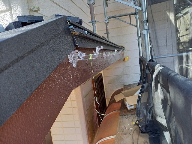 雨樋施工　水糸張り
