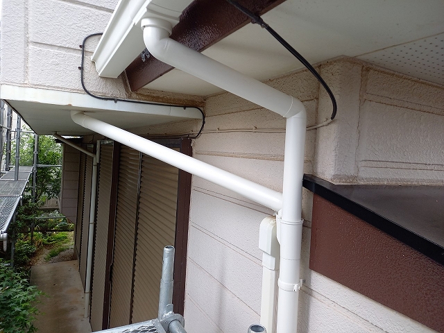 PC50を使用した雨樋工事が完了