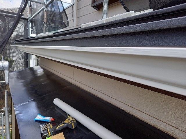 スタイリッシュな軒樋