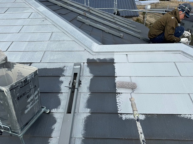 行方市　屋根塗装下塗り