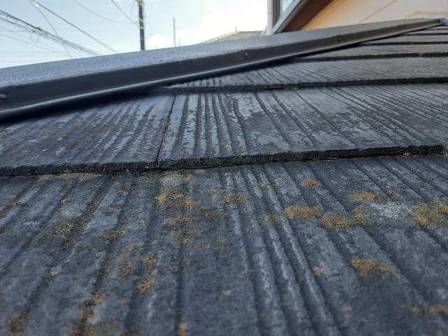縁切りされていないスレート屋根