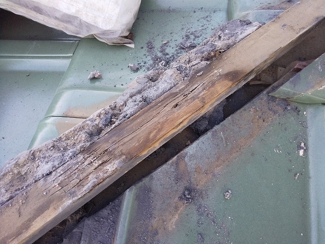 三角棟瓦の下地材