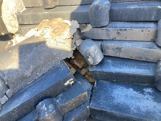 大棟の取り合いに穴