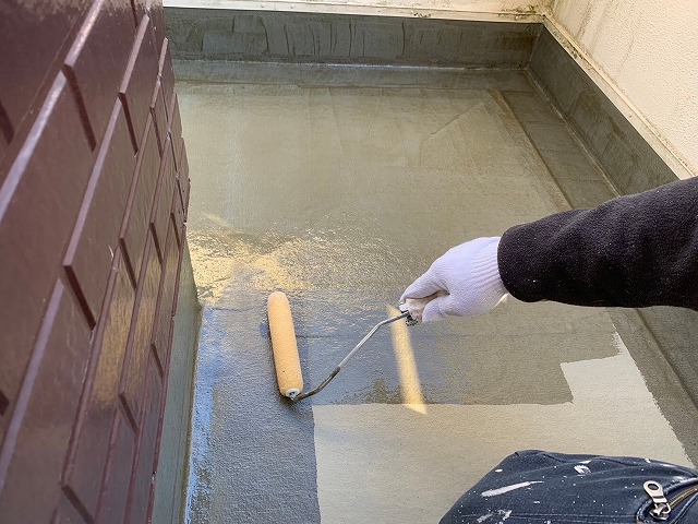 ベランダ　プライマー塗布