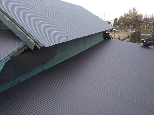 波板板金取り付け