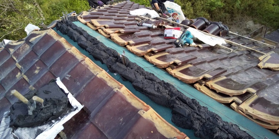 なんばんをおいた　瓦工事