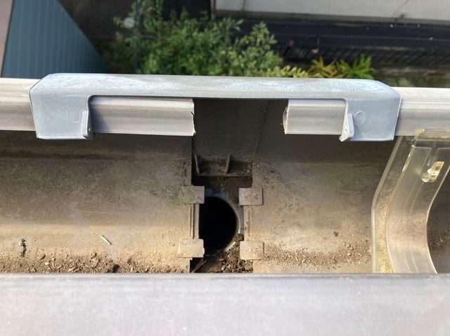 キレイになった雨どいの穴