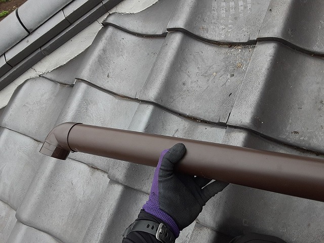 エルボと縦樋を連結