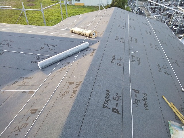 ルーフィングを張り完了