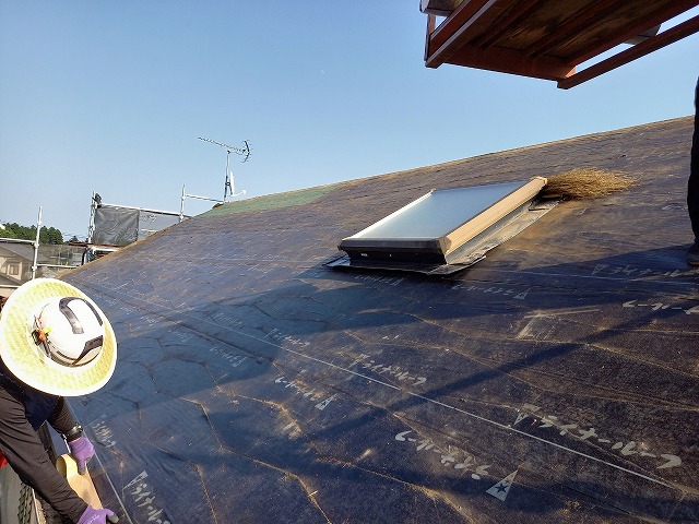 屋根材はがし完了です