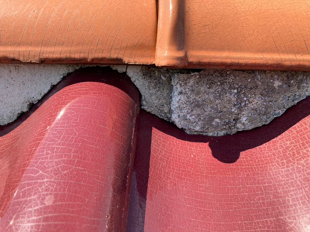 漆喰の割れ目箇所