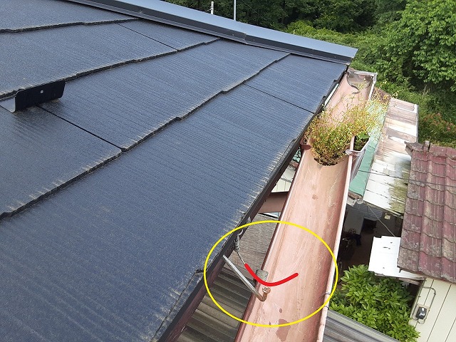 吊り金具破損部