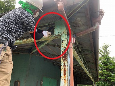 皮スキでのケレン作業