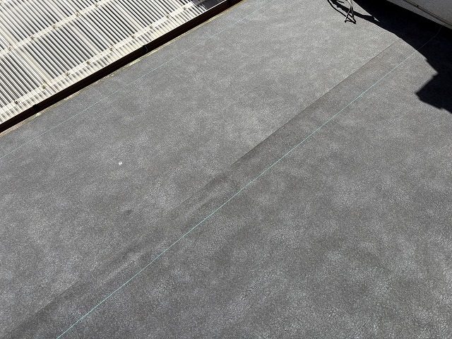 粘着ルーフィング貼り