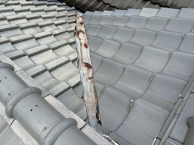 サビが進行した谷板金