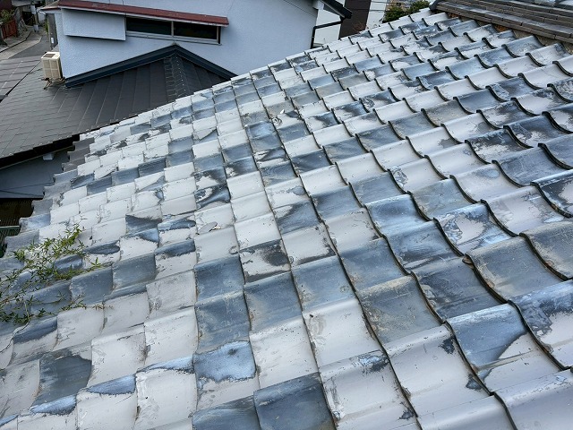 傷んだ屋根は葺き替え検討を