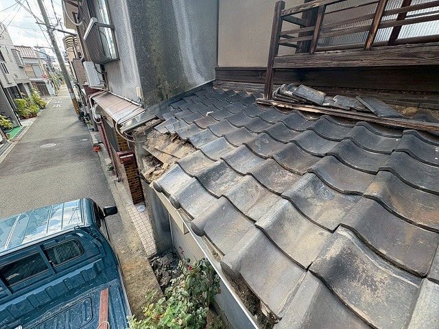 下屋根の状態確認