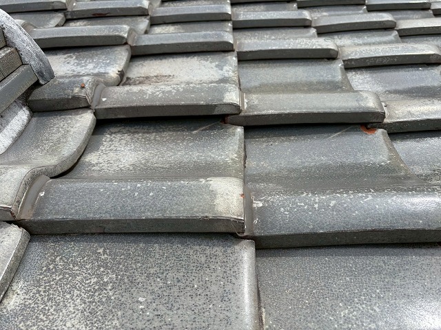 瓦の隙間が発生