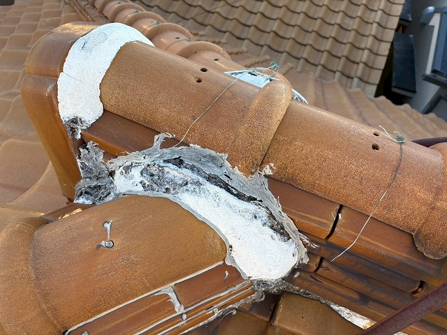 劣化した棟繋ぎ