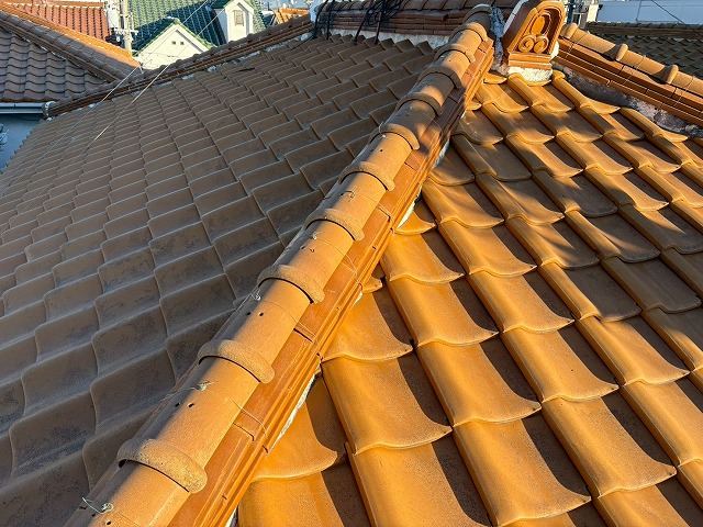 雨漏りが生じている屋根