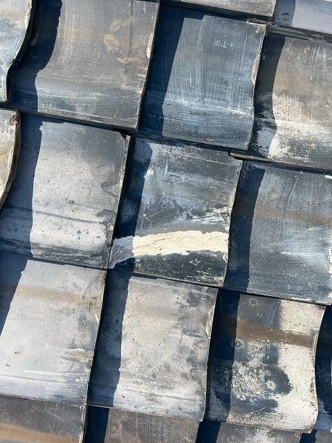 補修後の見受けられる瓦