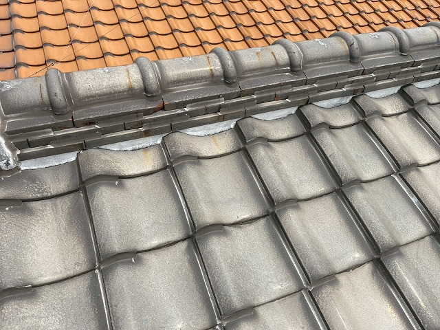 漆喰の増し詰め工事跡