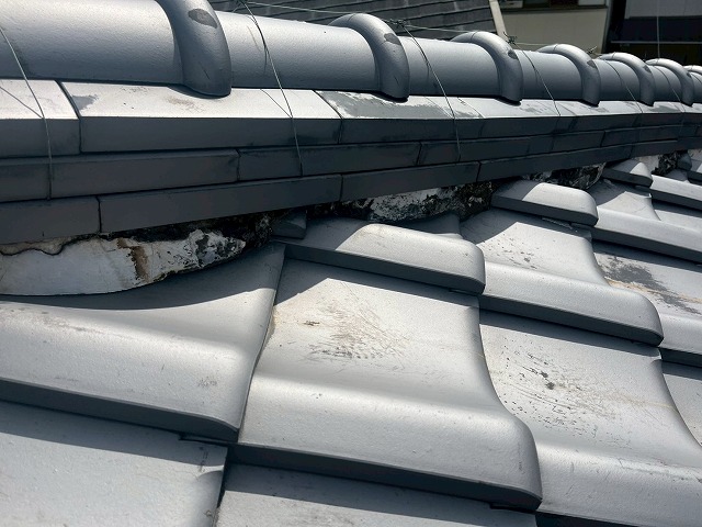 剥離の生じた漆喰