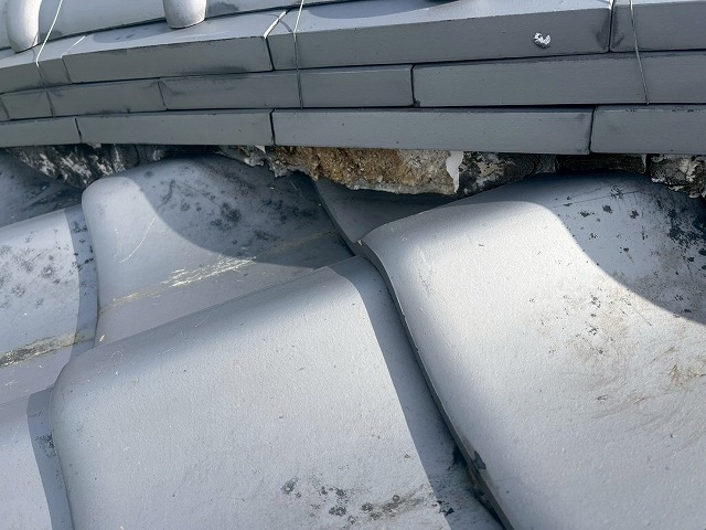 剥離した漆喰部分