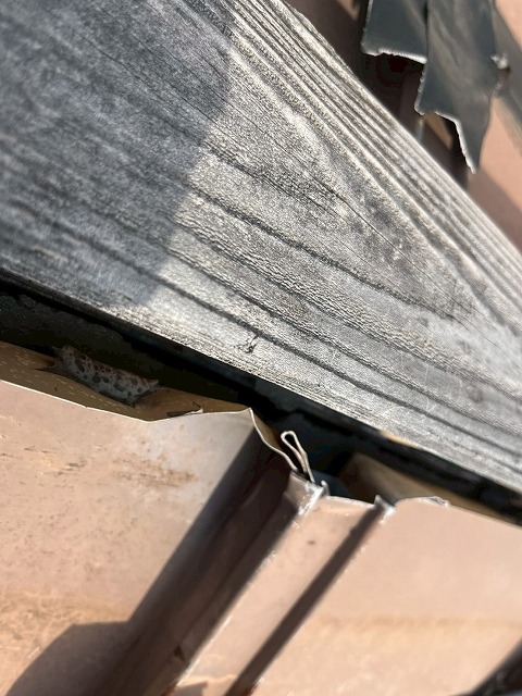 劣化が進行した貫板