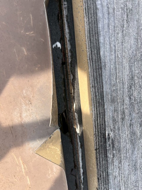 下地の劣化も進んでいる状態