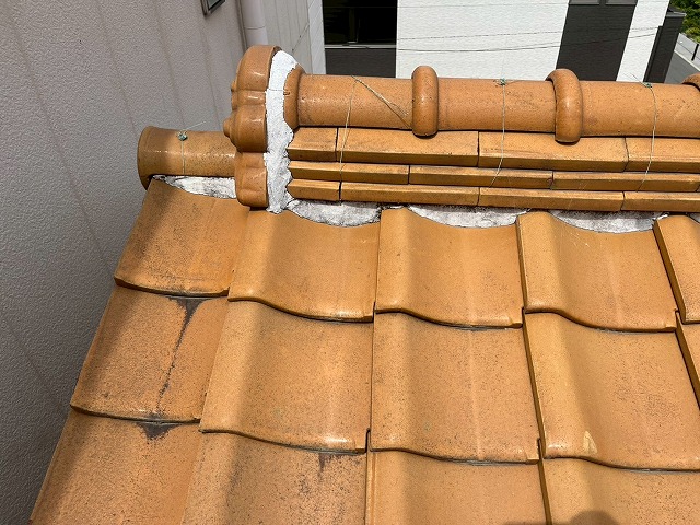 ズレた瓦は雨漏り被害に注意