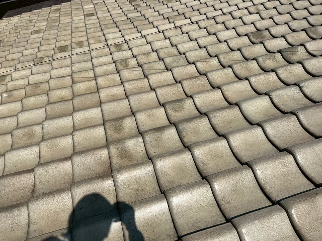 瓦屋根の状態確認を実施