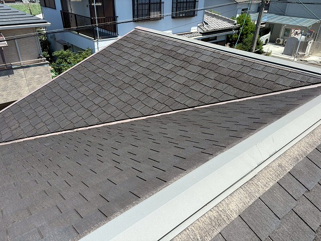 コロニアルの屋根点検も承ってます