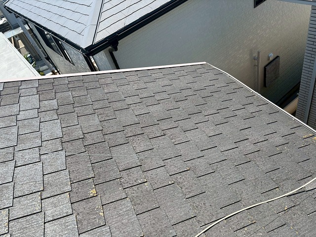 コロニアルは屋根カバーか葺き替えを推奨