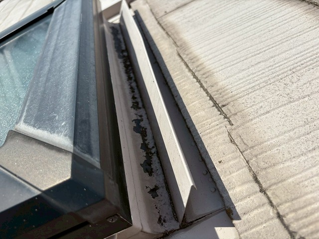 雨漏りはシーリング劣化が原因