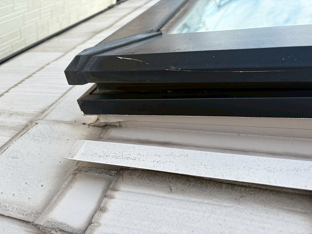 シーリング劣化が疑われる天窓