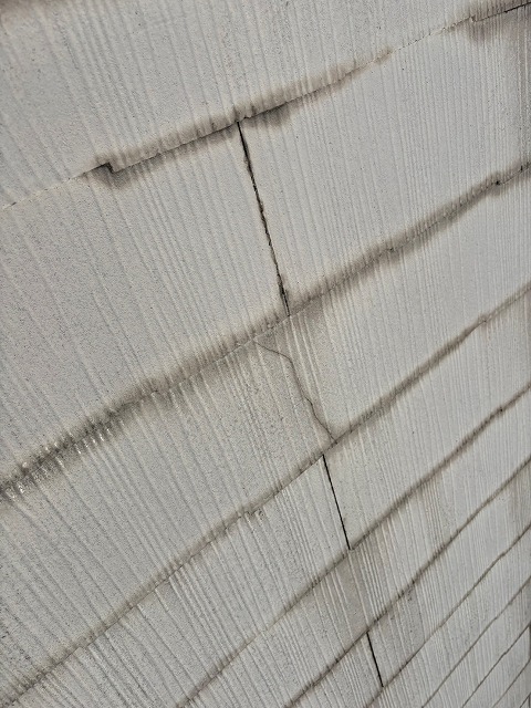 雨染みが発生したカラーベスト