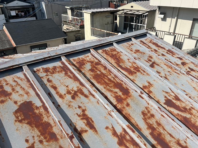 雨漏りの発生が危惧される瓦棒屋根